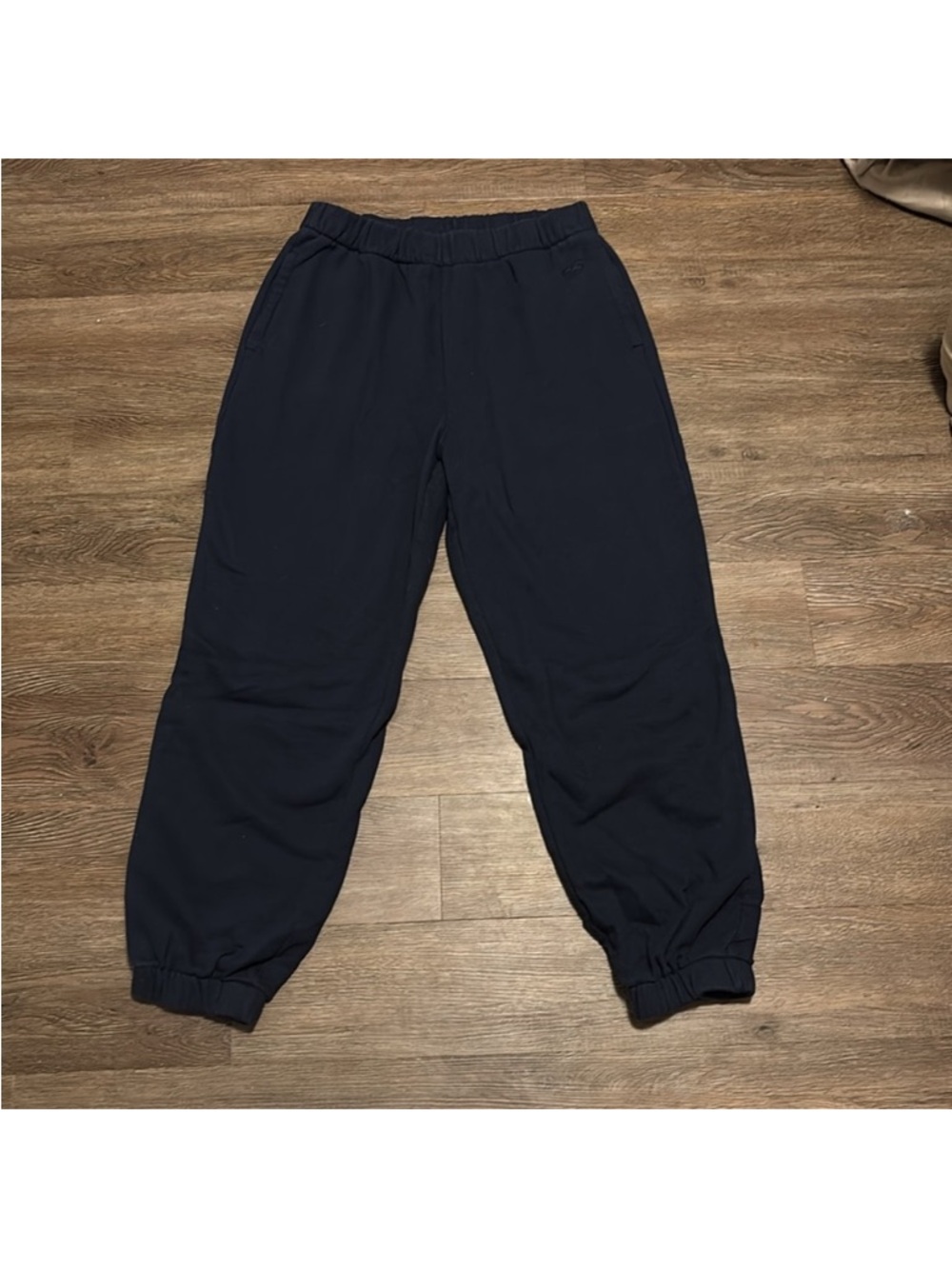 Hollister high rise navy sweat pants, medium